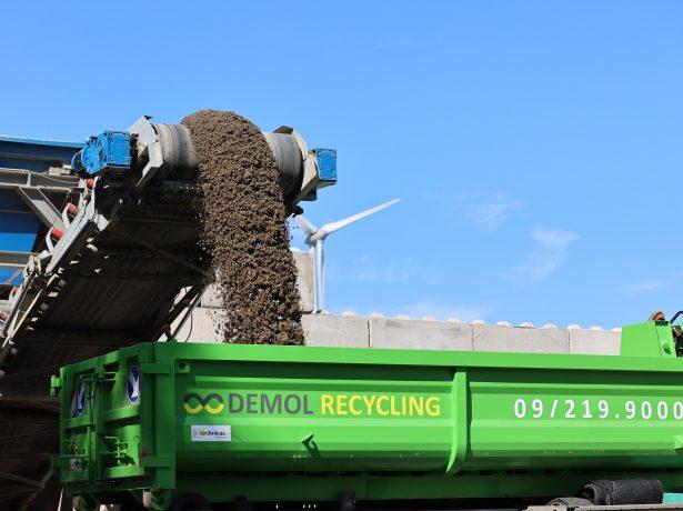 De Mol Recycling vernieuwt met betoncentrale!